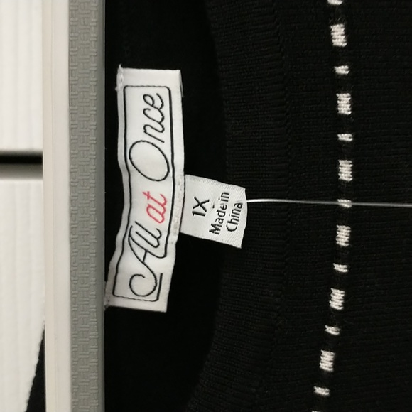 💐SALE💐🆕All at Once Cold//Peek a Boo Shoulder/Light Wgt Sweater. Size 1X. SOFT - Picture 5 of 11